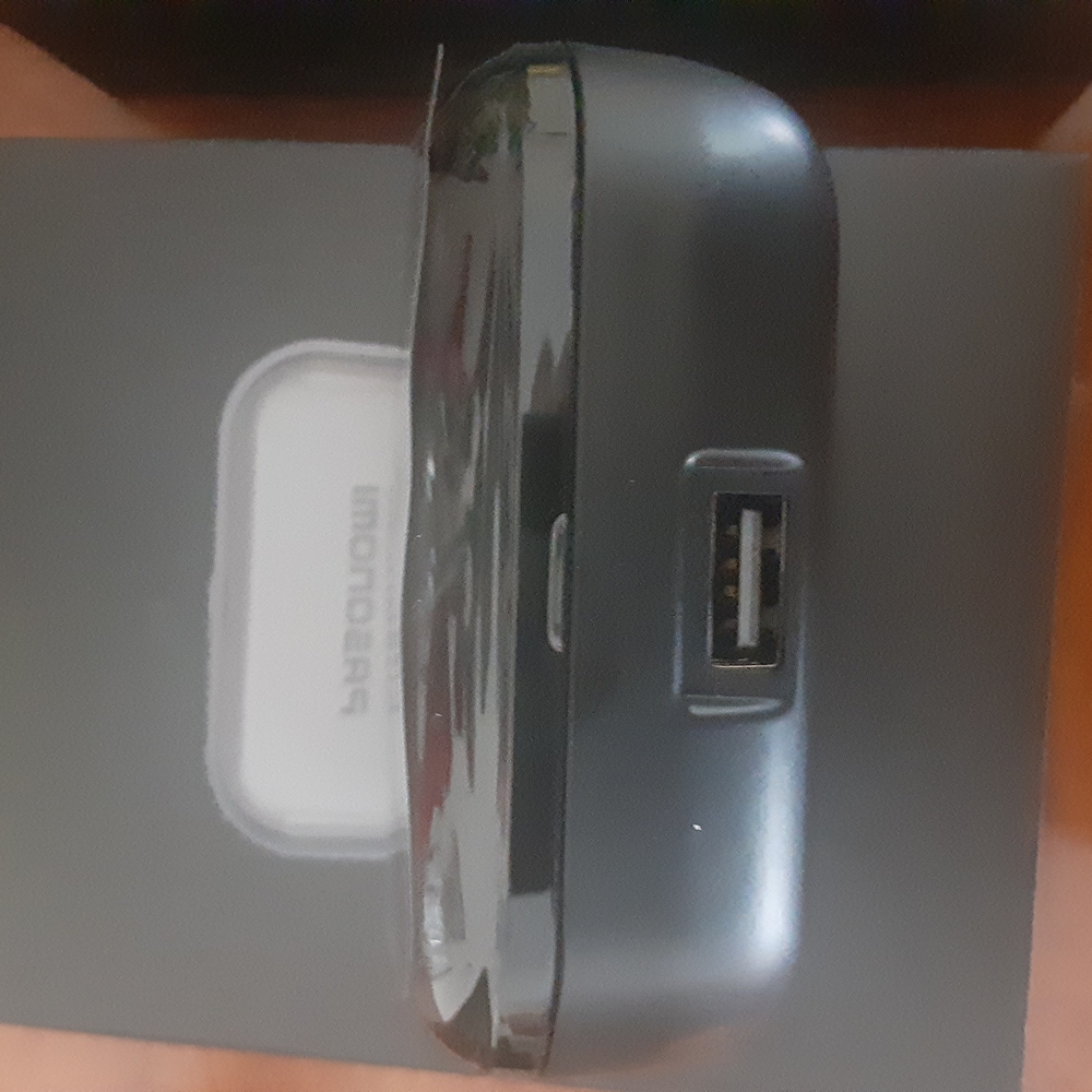 Wireless Earbud Headphones - Picture 2 of 7